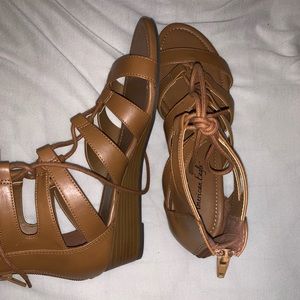 leather zip- up short wedges